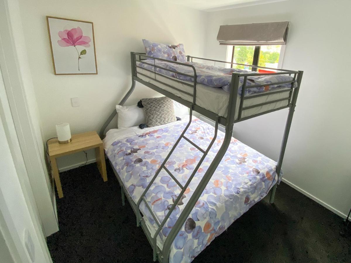 Modern 2-Bedroom Apartment 7-Mins Walk To Queenstown Bagian luar foto